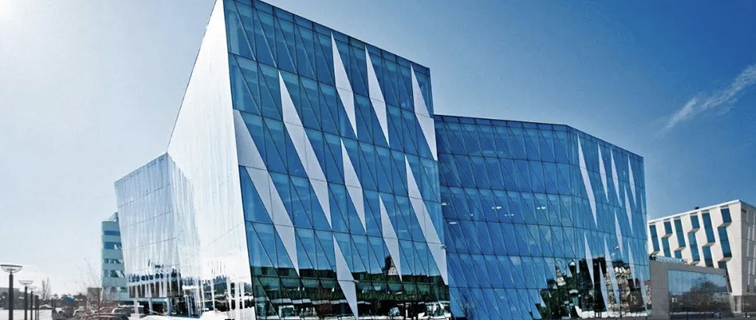 2018-Geely-Acquires-Majority-Stake-in-Saxo-Bank